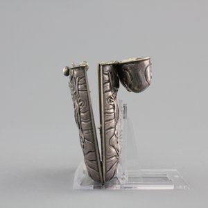 A Chinese silver cigarette case with dragons, marked, 19th C — photo 5