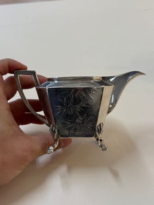 A Chinese silver covered teapot, sugar jar and milk jug with bamboo design, Tackhing 90% silver mark, 20th C. — foto 2
