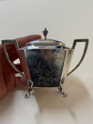 A Chinese silver covered teapot, sugar jar and milk jug with bamboo design, Tackhing 90% silver mark, 20th C. — foto 10