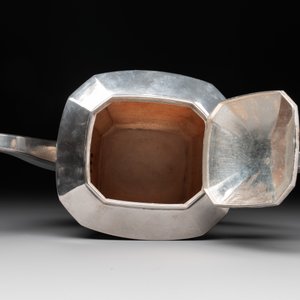 A Chinese silver covered teapot, sugar jar and milk jug with bamboo design, Tackhing 90% silver mark, 20th C. — foto 13