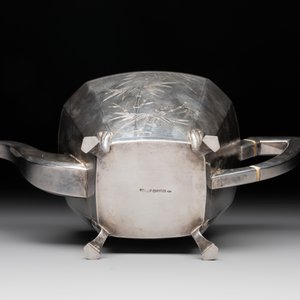 A Chinese silver covered teapot, sugar jar and milk jug with bamboo design, Tackhing 90% silver mark, 20th C. — foto 14