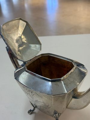A Chinese silver covered teapot, sugar jar and milk jug with bamboo design, Tackhing 90% silver mark, 20th C. — photo 25