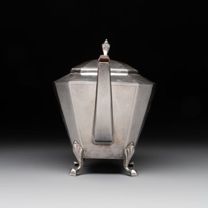 A Chinese silver covered teapot, sugar jar and milk jug with bamboo design, Tackhing 90% silver mark, 20th C. — photo 9