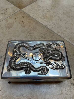 A Chinese silver 'dragon' box and a tobacco box, Sheng chang 昇昌 mark, 19th C. — photo 2