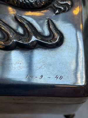 A Chinese silver 'dragon' box and a tobacco box, Sheng chang 昇昌 mark, 19th C. — photo 3