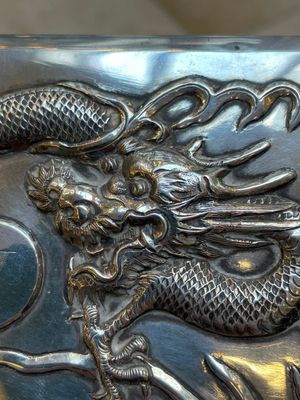 A Chinese silver 'dragon' box and a tobacco box, Sheng chang 昇昌 mark, 19th C. — photo 4