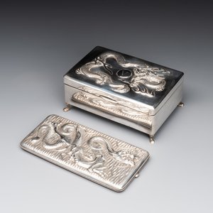 A Chinese silver 'dragon' box and a tobacco box, Sheng chang 昇昌 mark, 19th C. — photo 1