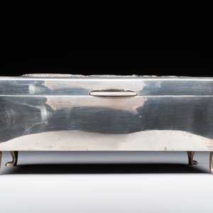 A Chinese silver 'dragon' box and a tobacco box, Sheng chang 昇昌 mark, 19th C. — photo 11