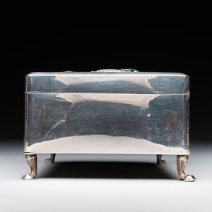 A Chinese silver 'dragon' box and a tobacco box, Sheng chang 昇昌 mark, 19th C. — photo 8