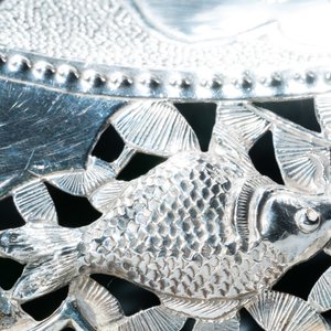A Chinese silver 'dragon' tazza and a tripod dish with a handle, Sing Fat, Canton or Shanghai, 19/20th C. — photo 23