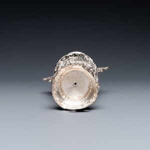 A Chinese silver 'Fu' vase, 19/20th C. — photo 7