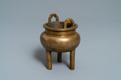 A Chinese silver inlaid bronze censer, Shi Shou mark, 19th C.