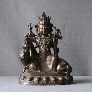 A Chinese silver-inlaid bronze figure of Guanyin on a dragon, Shisou mark, 18/19th C. — photo 8