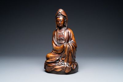 A Chinese silver-inlaid bronze figure of Guanyin, Shi Sou mark, 18/19th C.