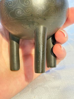 A Chinese silver-inlaid bronze tripod censer with clouds design, 19th C. — photo 13