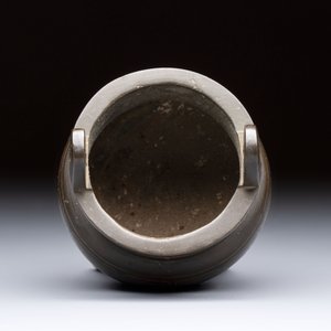 A Chinese silver-inlaid bronze tripod censer with clouds design, 19th C. — photo 5
