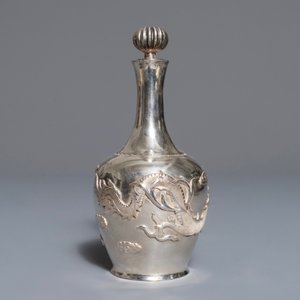 A Chinese silver liquor set on tray with applied dragon design, 19/20th C. — photo 13
