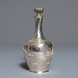 A Chinese silver liquor set on tray with applied dragon design, 19/20th C. — photo 14