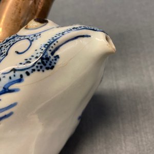 A Chinese silver-mounted blue and white 'frog' kendi, Wanli — photo 11
