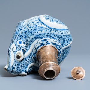 A Chinese silver-mounted blue and white 'frog' kendi, Wanli — photo 5