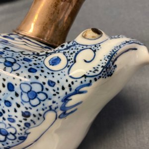 A Chinese silver-mounted blue and white 'frog' kendi, Wanli — photo 10