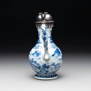 A Chinese silver-mounted blue and white 'Mongolian hunt' ewer, Transitional period — photo 3