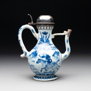 A Chinese silver-mounted blue and white 'Mongolian hunt' ewer, Transitional period — photo 4