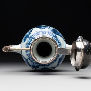 A Chinese silver-mounted blue and white 'Mongolian hunt' ewer, Transitional period — photo 7