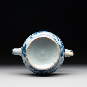 A Chinese silver-mounted blue and white 'Mongolian hunt' ewer, Transitional period — photo 8