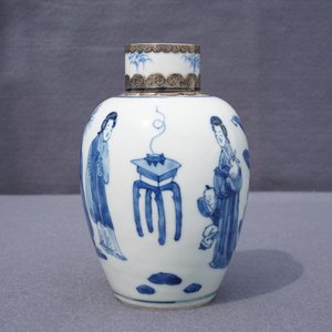A Chinese silver-mounted blue and white tea caddy and cover, Kangxi — photo 12