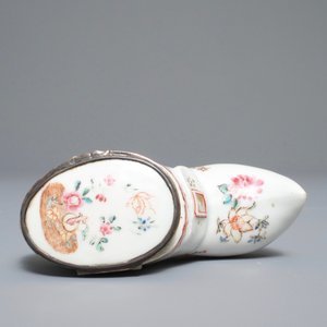 A Chinese silver-mounted famille rose shoe-form snuff box, Qianlong — photo 7