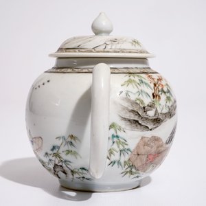 A Chinese silver-mounted grisaille-rose covered teapot, Yongzheng — 照片 4