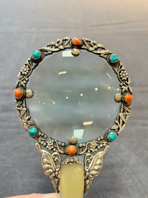 A Chinese silver-mounted magnifying glass with jade handle and precious stone inlays, 19th C. — 照片 2