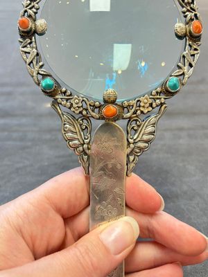 A Chinese silver-mounted magnifying glass with jade handle and precious stone inlays, 19th C. — 照片 8