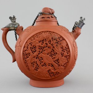 A Chinese silver-mounted open-worked Yixing stoneware teapot, 18th C. — foto 4