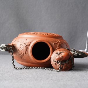 A Chinese silver-mounted reticulated double-walled Yixing stoneware teapot, Kangxi — 照片 12