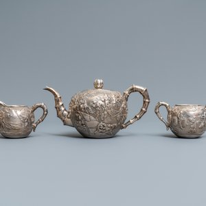 A Chinese silver teapot, cream jug and sugar jar, marked Luen Wo - Shanghai, late 19th C. — 照片 2