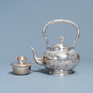 A Chinese silver teapot on stand, Luen Wo, Shanghai, 19th C. — photo 12