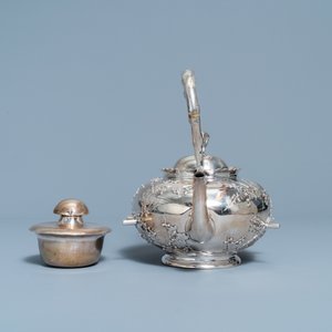 A Chinese silver teapot on stand, Luen Wo, Shanghai, 19th C. — photo 15