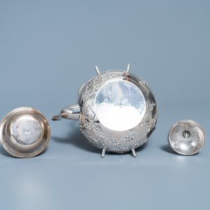 A Chinese silver teapot on stand, Luen Wo, Shanghai, 19th C. — photo 18