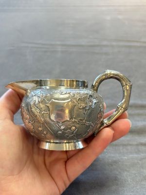 A Chinese silver three-piece tea service, marked Ye Li 業利, Canton, 19/20th C. — 照片 11