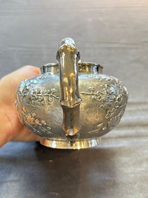 A Chinese silver three-piece tea service, marked Ye Li 業利, Canton, 19/20th C. — 照片 2