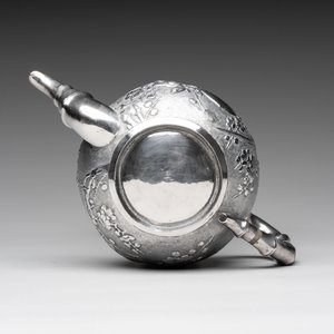 A Chinese silver three-piece tea service, marked Ye Li 業利, Canton, 19/20th C. — 照片 8