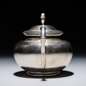 A Chinese silver three-piece tea set, mark of Hung Chong, Shanghai, ca. 1900 — 照片 15