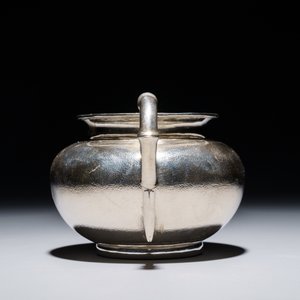 A Chinese silver three-piece tea set, mark of Hung Chong, Shanghai, ca. 1900 — 照片 9