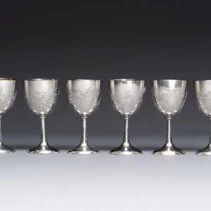 A Chinese silver tray and six gilt-silver cups, 19/20th C. — 照片 5