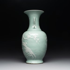A Chinese slip-decorated celadon-glazed vase with floral design, Qianlong mark and of the period — photo 2