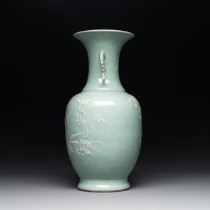 A Chinese slip-decorated celadon-glazed vase with floral design, Qianlong mark and of the period — photo 4