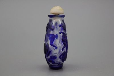 A Chinese snuff bottle, Peking glass, 20th C.