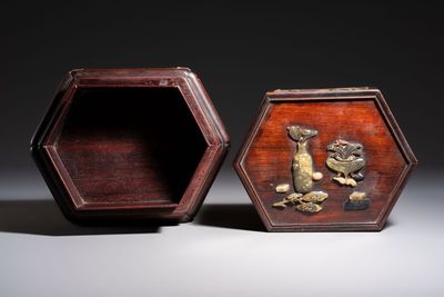 A Chinese soapstone-embellished hongmu 'Antiquities' box and cover, 19th C. — photo 6